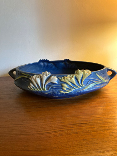 Roseville pottery blue freesia - roseville,